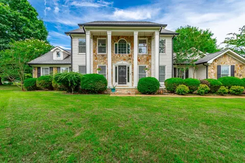 1834 Bay Pointe Dr, Hixson, TN 37343