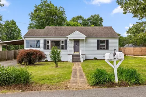 75 Warren St, Rossville, GA 30741