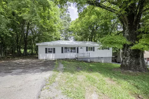23 Fine St, Rossville, GA 30741