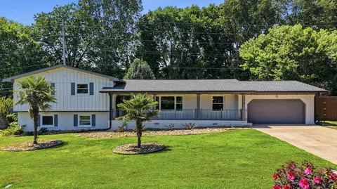205 Masters Rd, Hixson, TN 37343