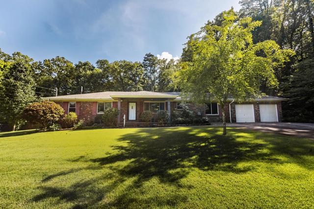1114 Central Dr, Hixson, TN 37343