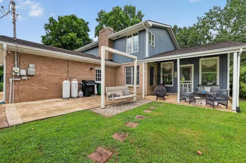 Exterior - 1751 Crabtree Rd, Hixson, TN 37343 photo 6 of 10