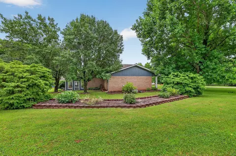 Exterior - 1751 Crabtree Rd, Hixson, TN 37343 photo 9 of 10