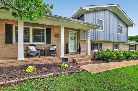Exterior - 1751 Crabtree Rd, Hixson, TN 37343 photo 3 of 10