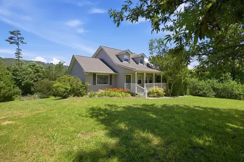 67 Whispering Pines Dr, Trenton, GA 30752