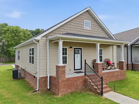 405 Coahulla Creek Dr, Dalton, GA 30721