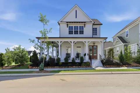 1757 Farmstead Dr, Hixson, TN 37343