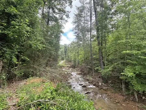 80 Hell Hole Rd, Pikeville, TN 37367