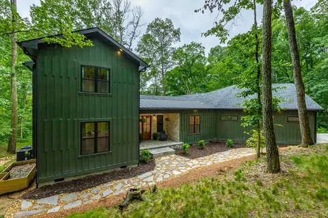 19 Stonehaven Dr, Signal Mountain, TN 37377