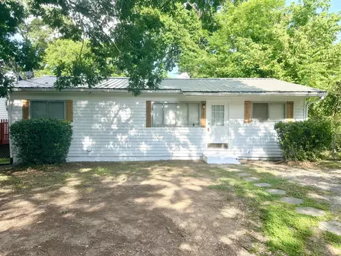 142 Greens Lake Rd, Rossville, GA 30741