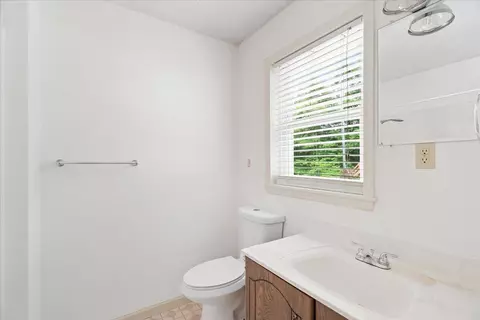 Bath - 140 Wheat Dr, Dalton, GA 30721 photo 1 of 3