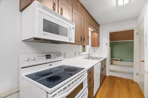 Kitchen - 140 Wheat Dr, Dalton, GA 30721 photo 2 of 2