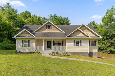 609 Neighbors Dr, Soddy Daisy, TN 37379