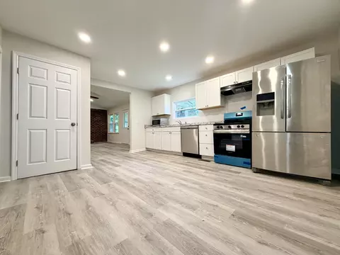 232 Poplar St, Rossville, GA 30741