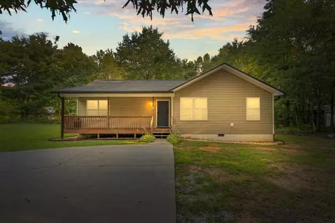 975 Sagamore Dr, Tunnel Hill, GA 30755