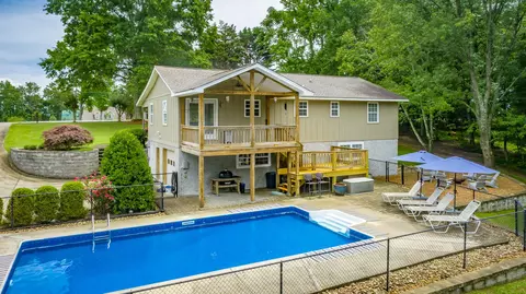 16417 Crestview Dr, Sale Creek, TN 37373