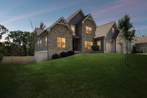 8420 Quarles Ln, Hixson, TN 37343