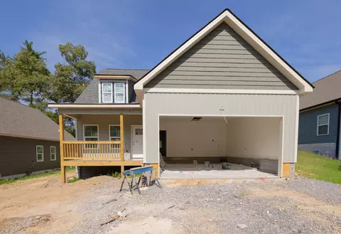27 Greenslake Rd, Rossville, GA 30741