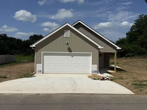90 Cleveland Ave, Pikeville, TN 37367