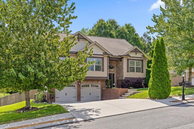 8380 Midwestern Dr, Hixson, TN 37343