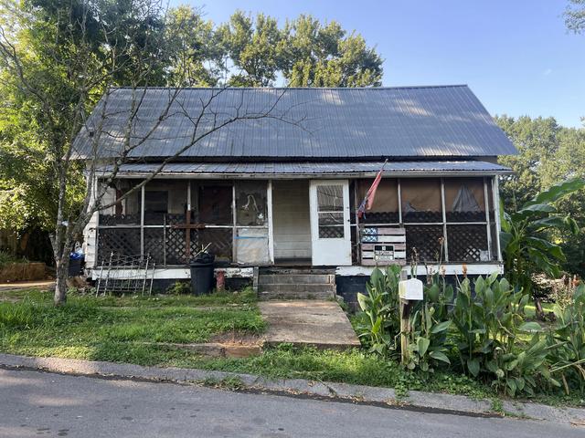 59 Tenth St, Trion, GA 30753