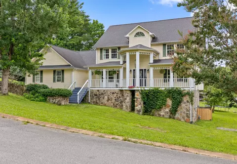 133 Merry Wood Dr, Rossville, GA 30741
