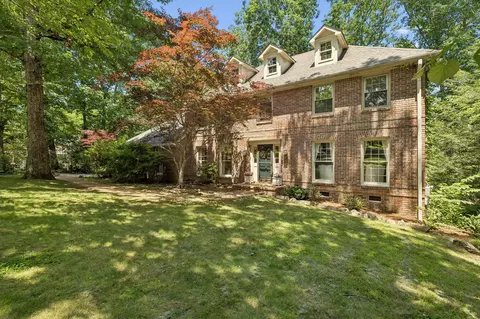 501 N Palisades Dr, Signal Mountain, TN 37377