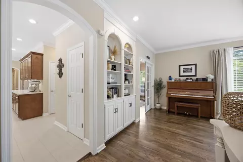 Entry Way - 6835 Cooley Rd, Ooltewah, TN 37363 photo 3 of 9