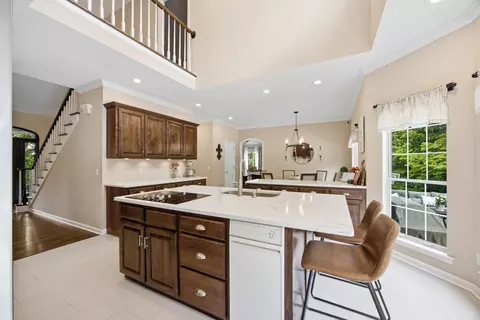 Kitchen - 6835 Cooley Rd, Ooltewah, TN 37363 photo 3 of 9