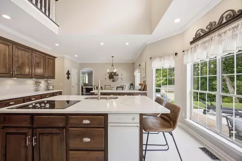 Kitchen - 6835 Cooley Rd, Ooltewah, TN 37363 photo 4 of 9