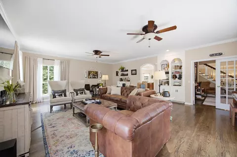 Living - 6835 Cooley Rd, Ooltewah, TN 37363 photo 2 of 4