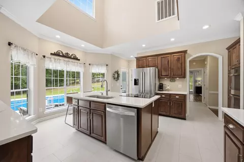 Kitchen - 6835 Cooley Rd, Ooltewah, TN 37363 photo 5 of 9