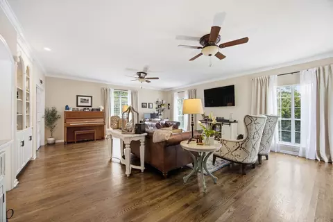 Living - 6835 Cooley Rd, Ooltewah, TN 37363 photo 4 of 4