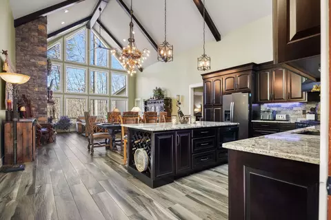 354 Mountain Farms Rd, Signal Mountain, TN 37377