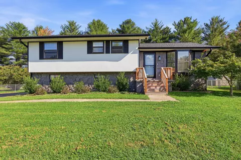 7327 Sterling Rd, Hixson, TN 37343