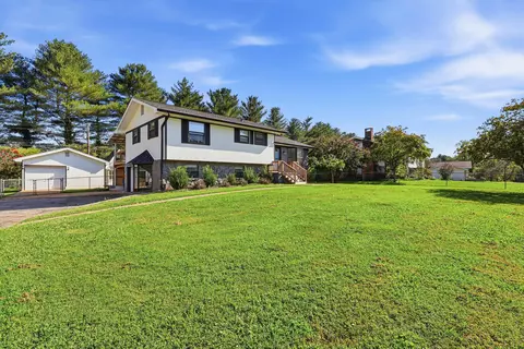 7327 Sterling Rd, Hixson, TN 37343