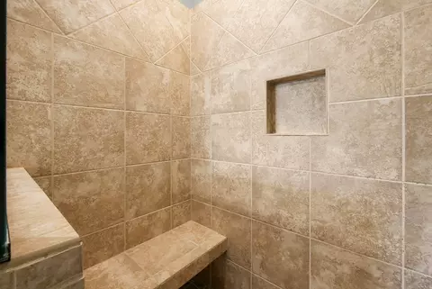 Bath - 8127 Propeller Dr, Ooltewah, TN 37363 photo 4 of 6