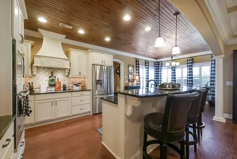 Kitchen - 8127 Propeller Dr, Ooltewah, TN 37363 photo 7 of 8