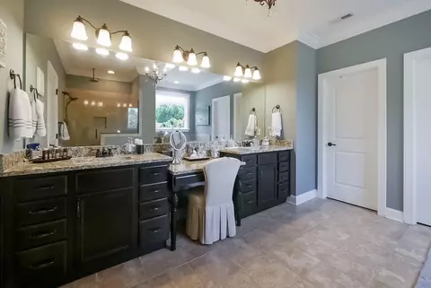 Bath - 8127 Propeller Dr, Ooltewah, TN 37363 photo 2 of 6
