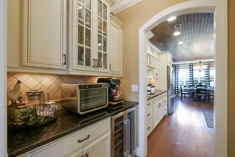 Entry Way - 8127 Propeller Dr, Ooltewah, TN 37363 photo 4 of 5