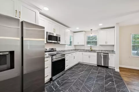 Kitchen - 6150 E Brainerd Rd, Chattanooga, TN 37421 photo 1 of 3