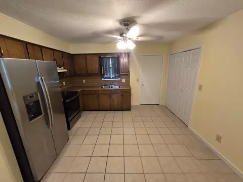 1020 Dude St, Dalton, GA 30720