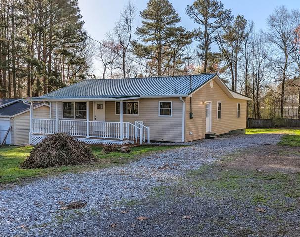 202 Yardley Ln, Tunnel Hill, GA 30755