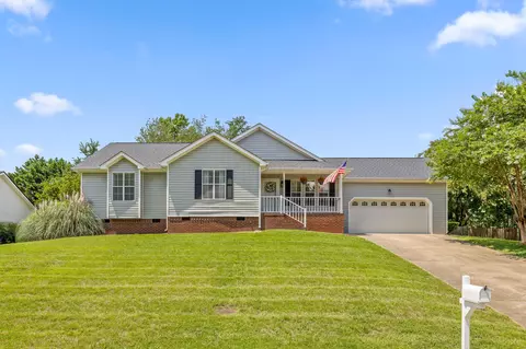 10525 Hunter Trace Dr, Soddy Daisy, TN 37379