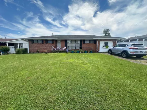 1124 Collins Cir, Chattanooga, TN 37411
