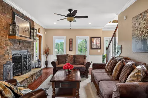 Living - 933 John Henry Lewis Rd, Dunlap, TN 37327 photo 1 of 5