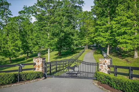 Exterior - 933 John Henry Lewis Rd, Dunlap, TN 37327 photo 7 of 47