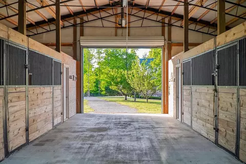Entry Way - 933 John Henry Lewis Rd, Dunlap, TN 37327 photo 1 of 6