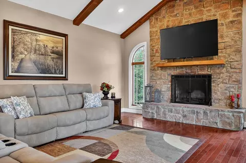 Living - 933 John Henry Lewis Rd, Dunlap, TN 37327 photo 4 of 5