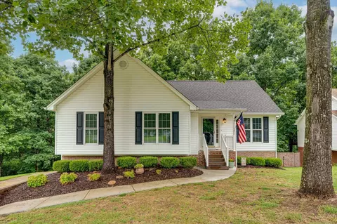 5933 Riley Rd, Ooltewah, TN 37363